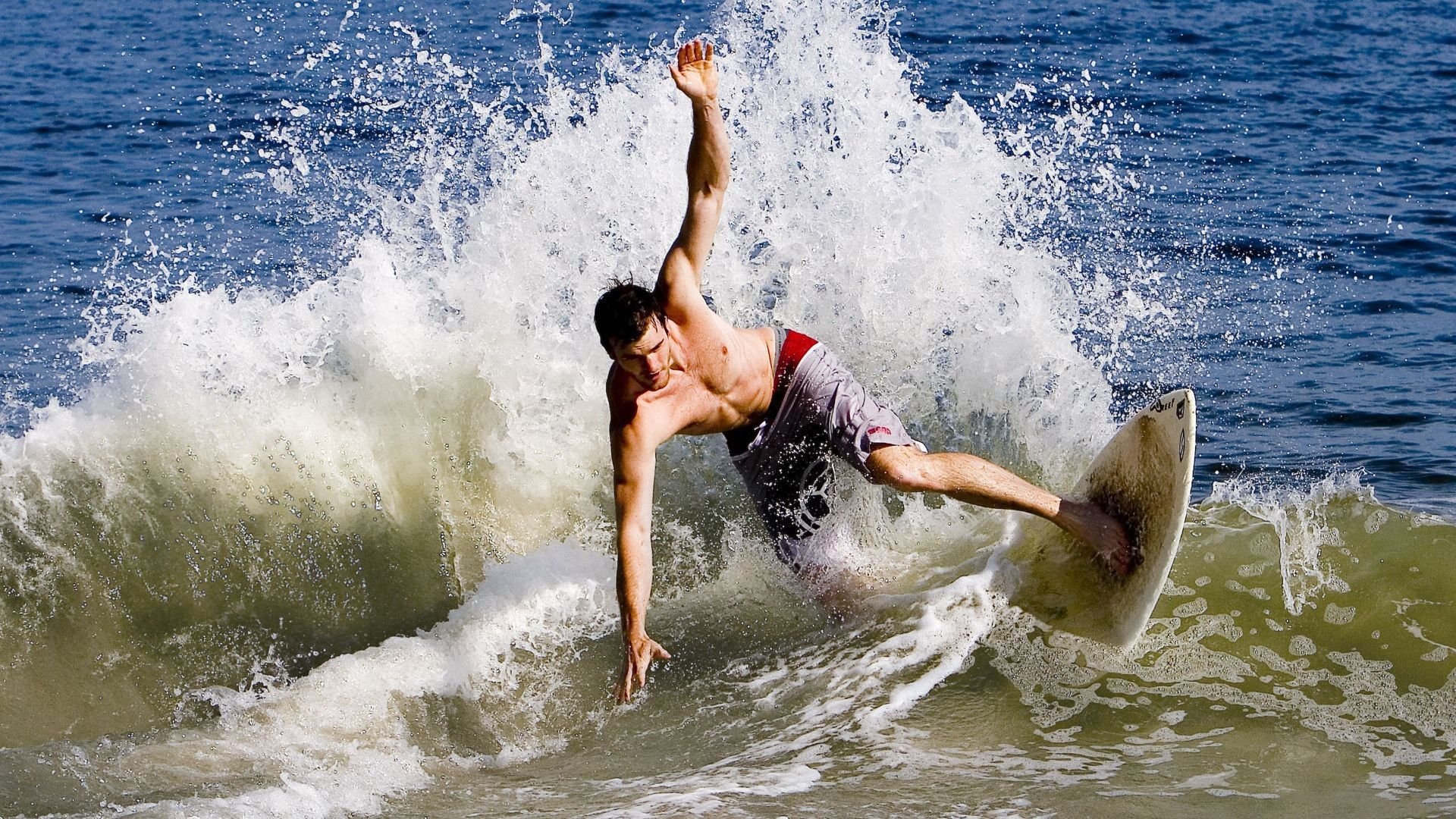 爱游戏官方网站入口登录-冬奥项目滑雪U型场地受关注，冬奥会自由式滑雪中u型场地技巧比赛,运动员出现失误